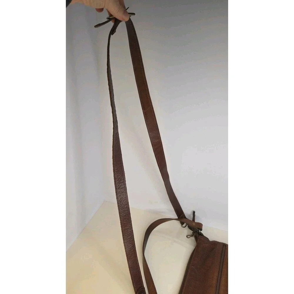 LAND Brown Leather Square (11 X 11) Messenger Satchel w/ Handle & Shoulder Strap - Picture 14 of 16